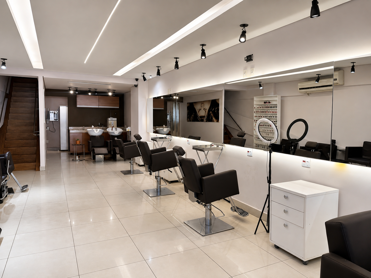 Interior do studio SS.Concept no Buritis